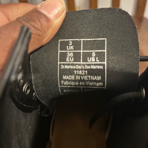 DR. MARTENS 11821 Women's Boot Patent Leather Combat Boots Black size 5 - Picture 7 of 7